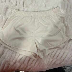 White shorts from old navy